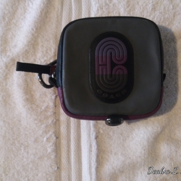 Coach Pouch - Picture 3 of 10